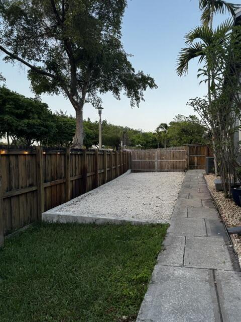 PEMBROKE LAKES SEC 6 - Residential