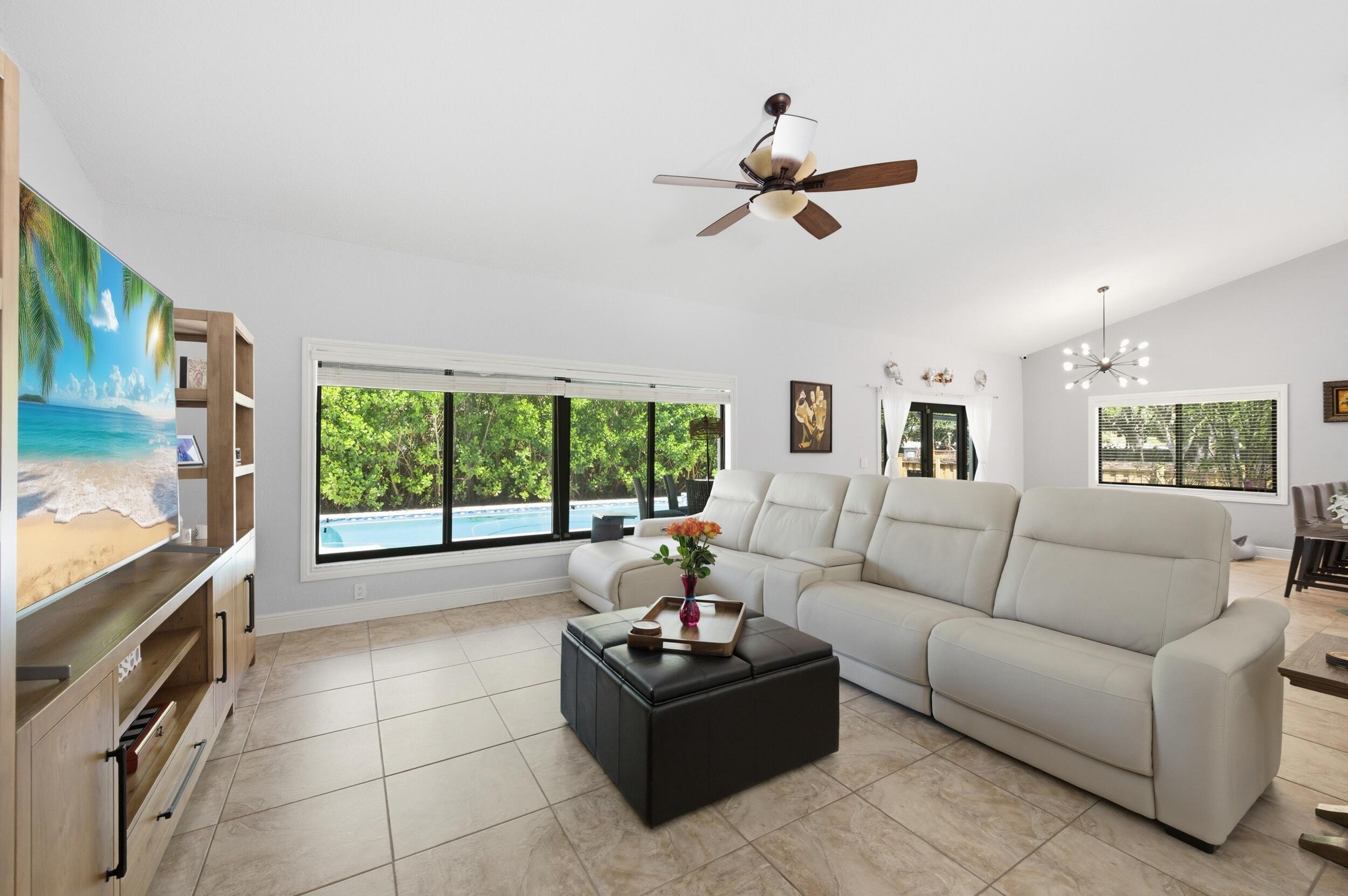 PEMBROKE LAKES SEC 6 - Residential