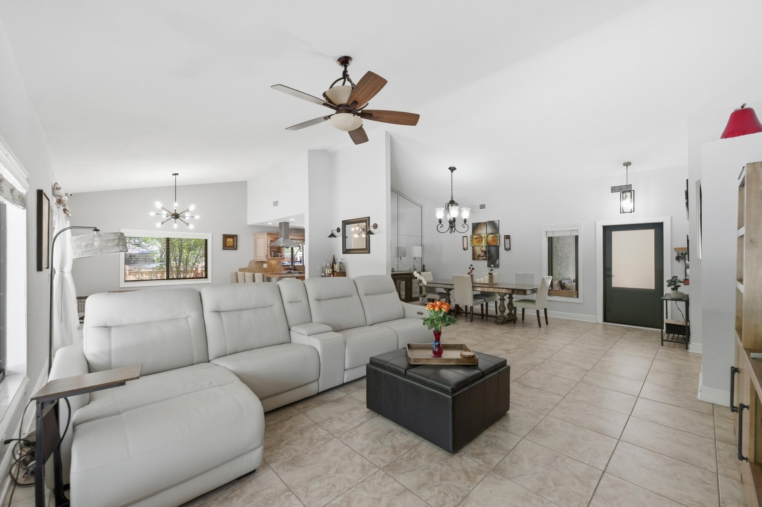 PEMBROKE LAKES SEC 6 - Residential