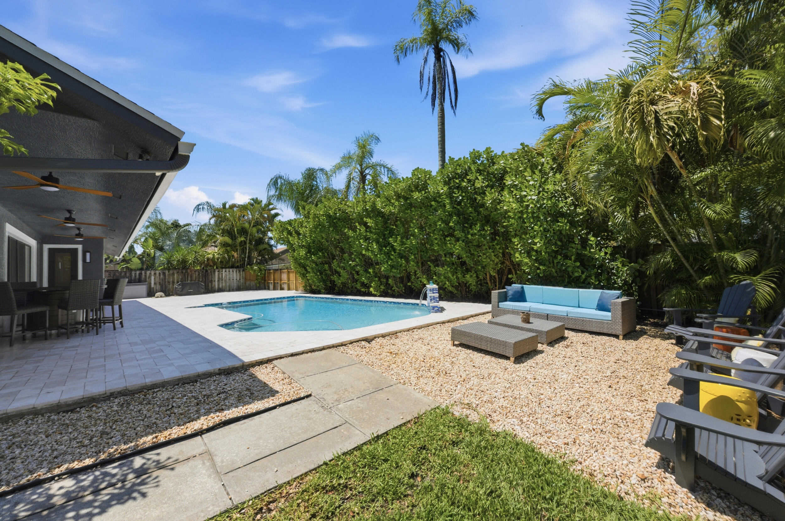 PEMBROKE LAKES SEC 6 - Residential