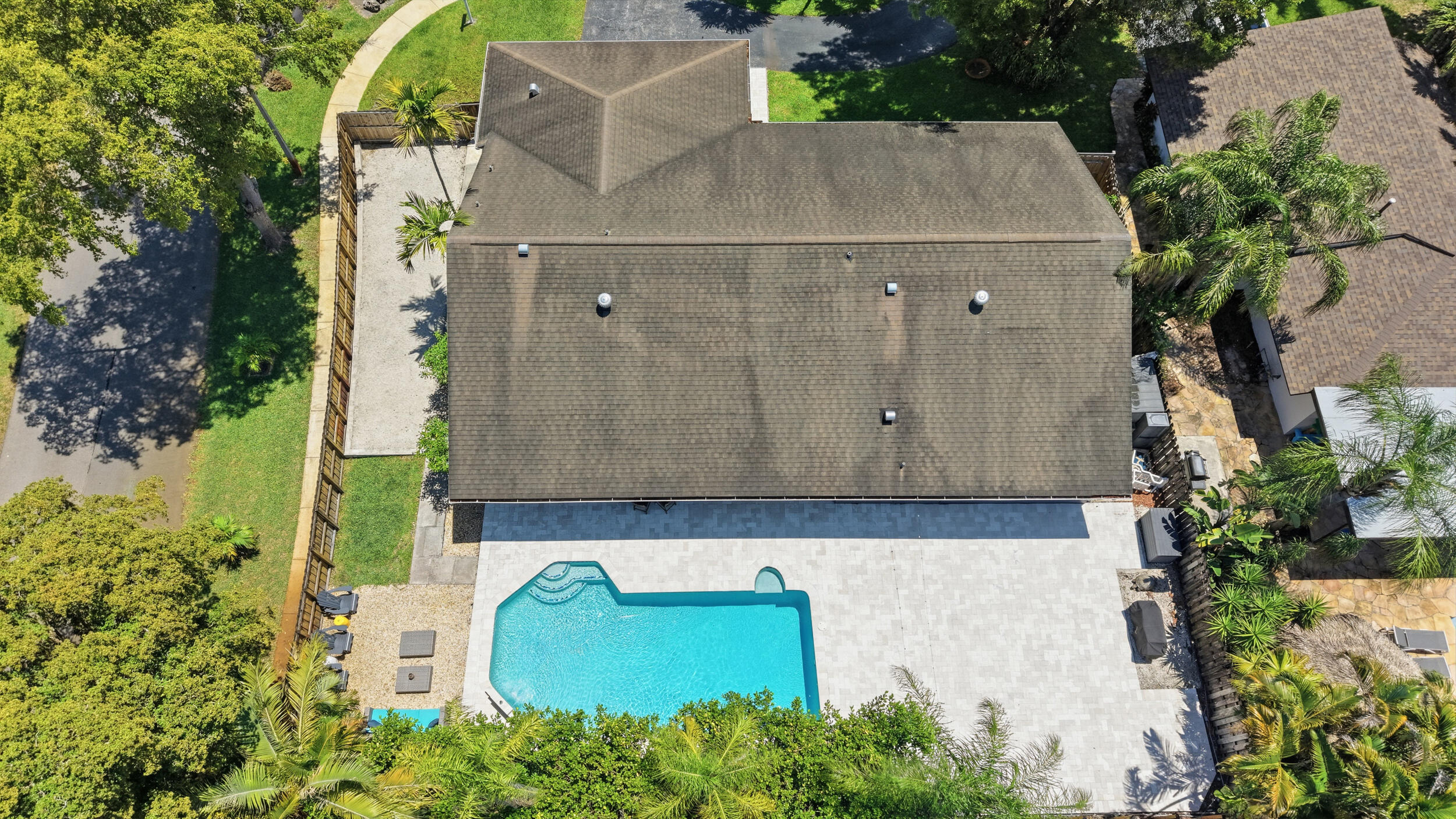 PEMBROKE LAKES SEC 6 - Residential