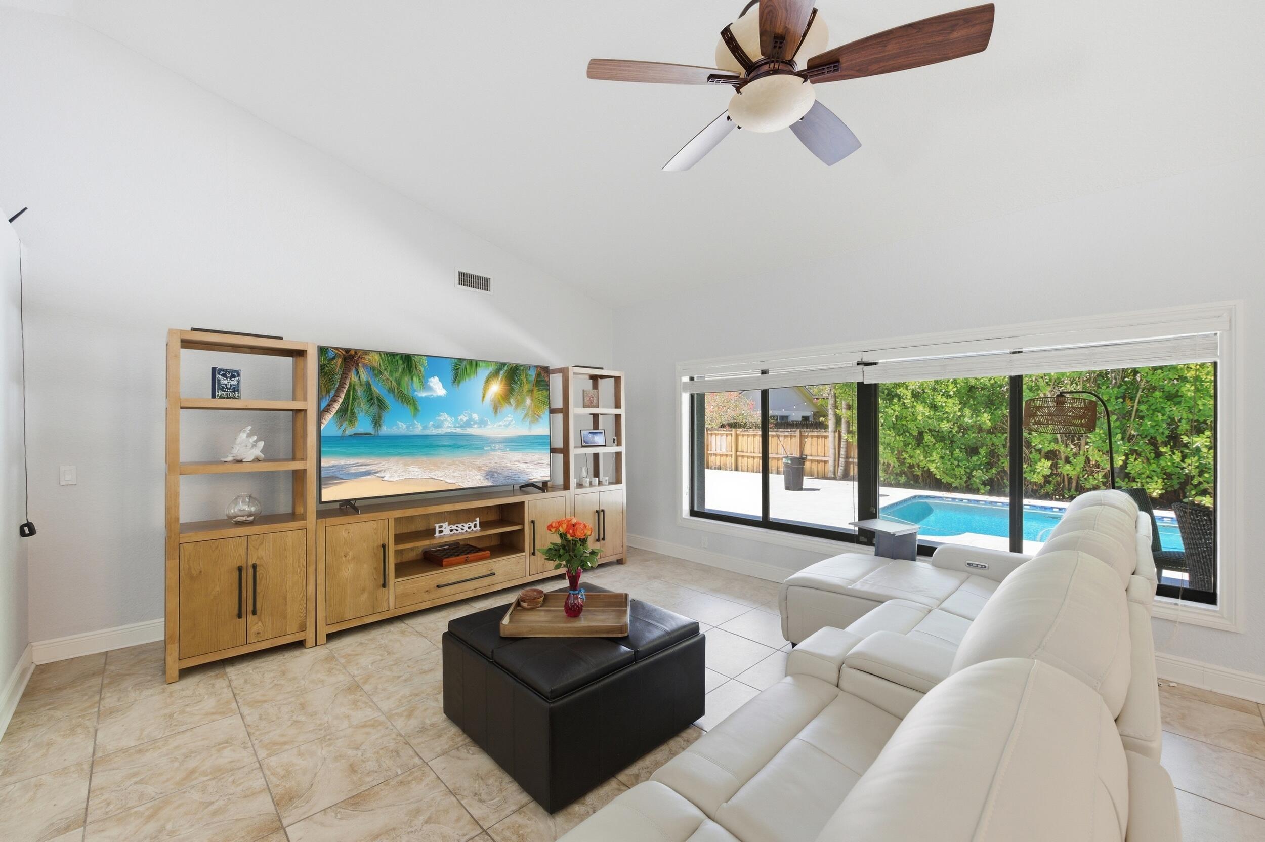 PEMBROKE LAKES SEC 6 - Residential