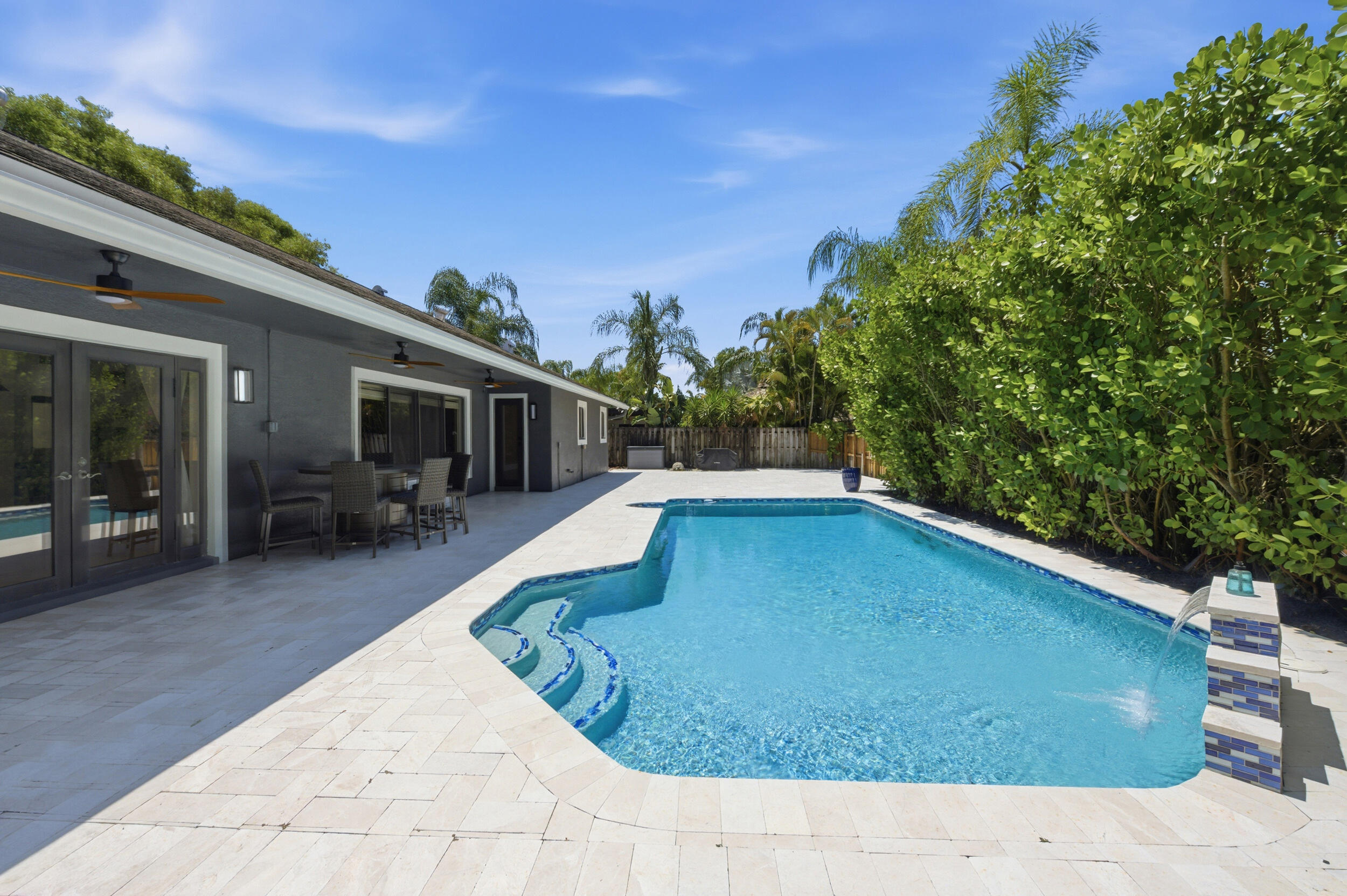 PEMBROKE LAKES SEC 6 - Residential