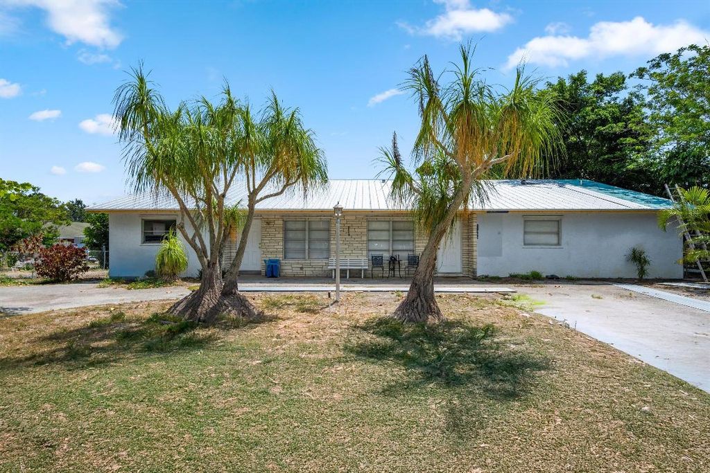 Photo of 11331 SE Gold Avenue, Hobe Sound, FL 33455 (MLS # R11094764)