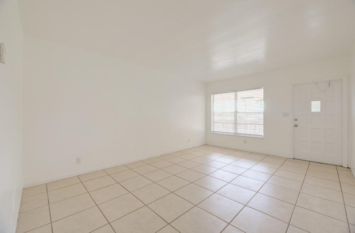 1033 NW 30th Ct 6