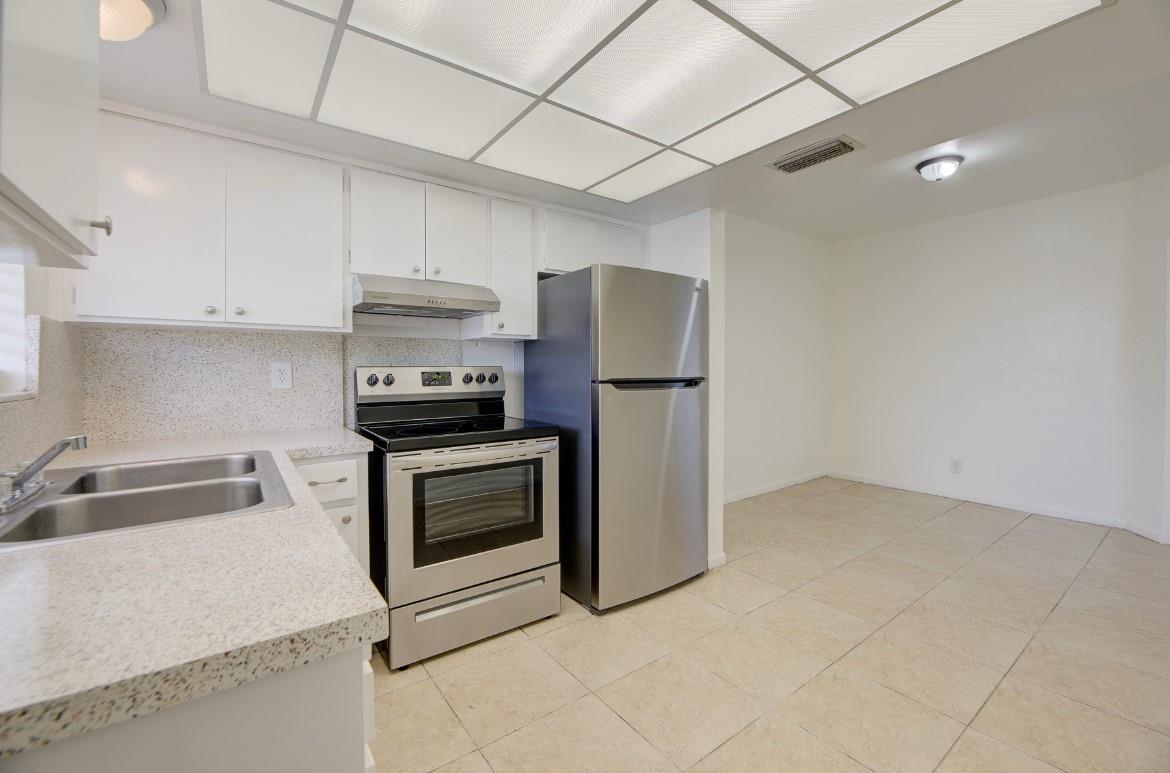 1033 NW 30th Ct 6