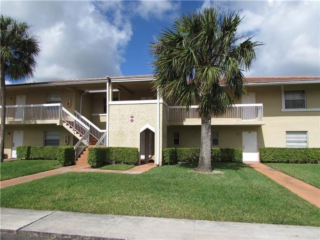 Photo of 10126 Twin Lakes Dr #4-D, Coral Springs, FL 33071 (MLS # F10384815)