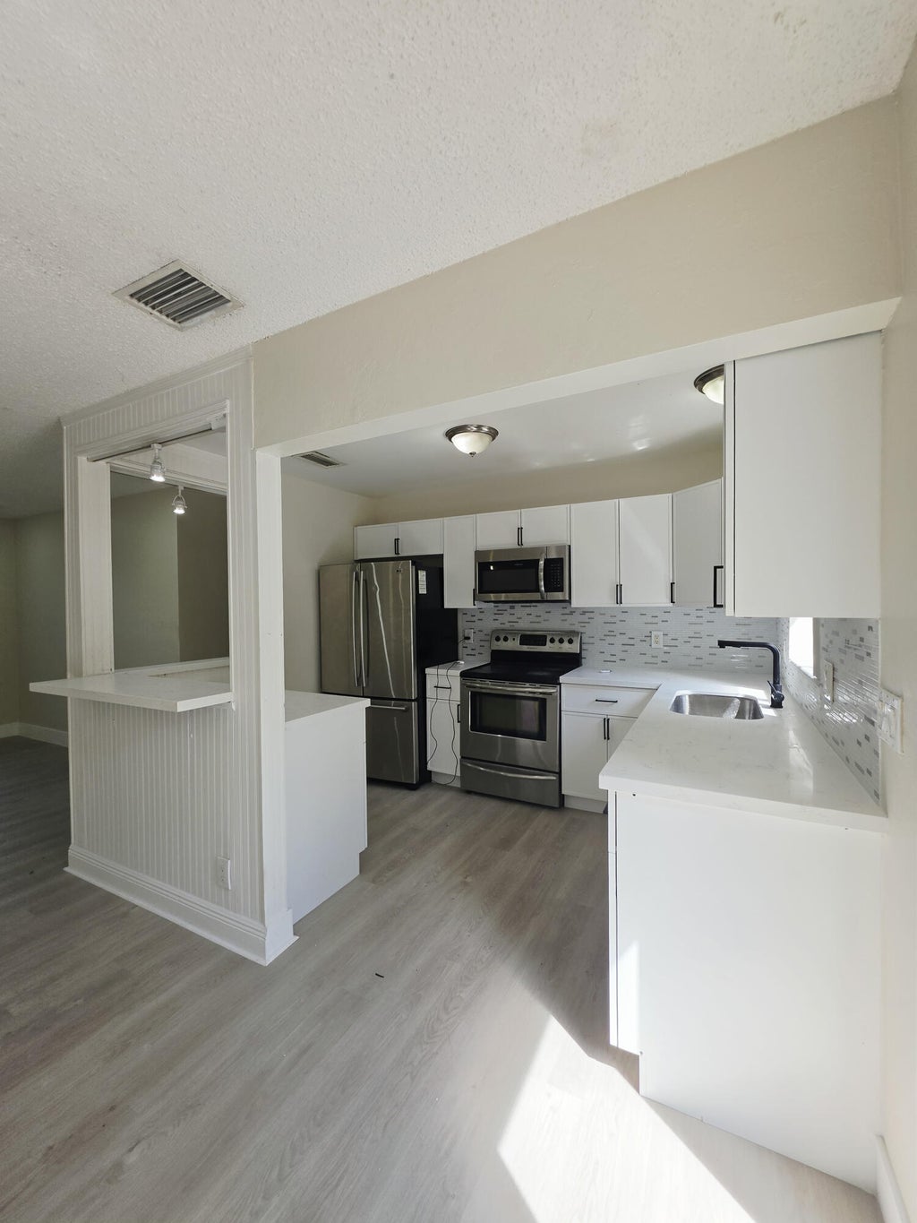 Photo of 1432 NE 27th Street, Wilton Manors, FL 33334 (MLS # B26087480)