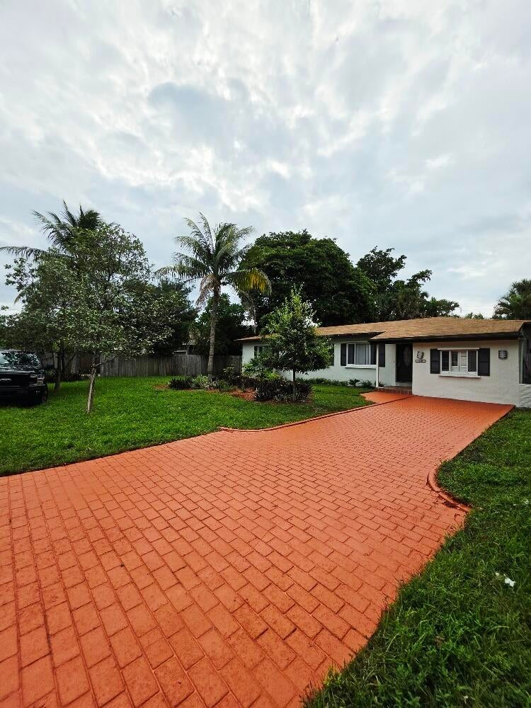 1432 NE 27th Street