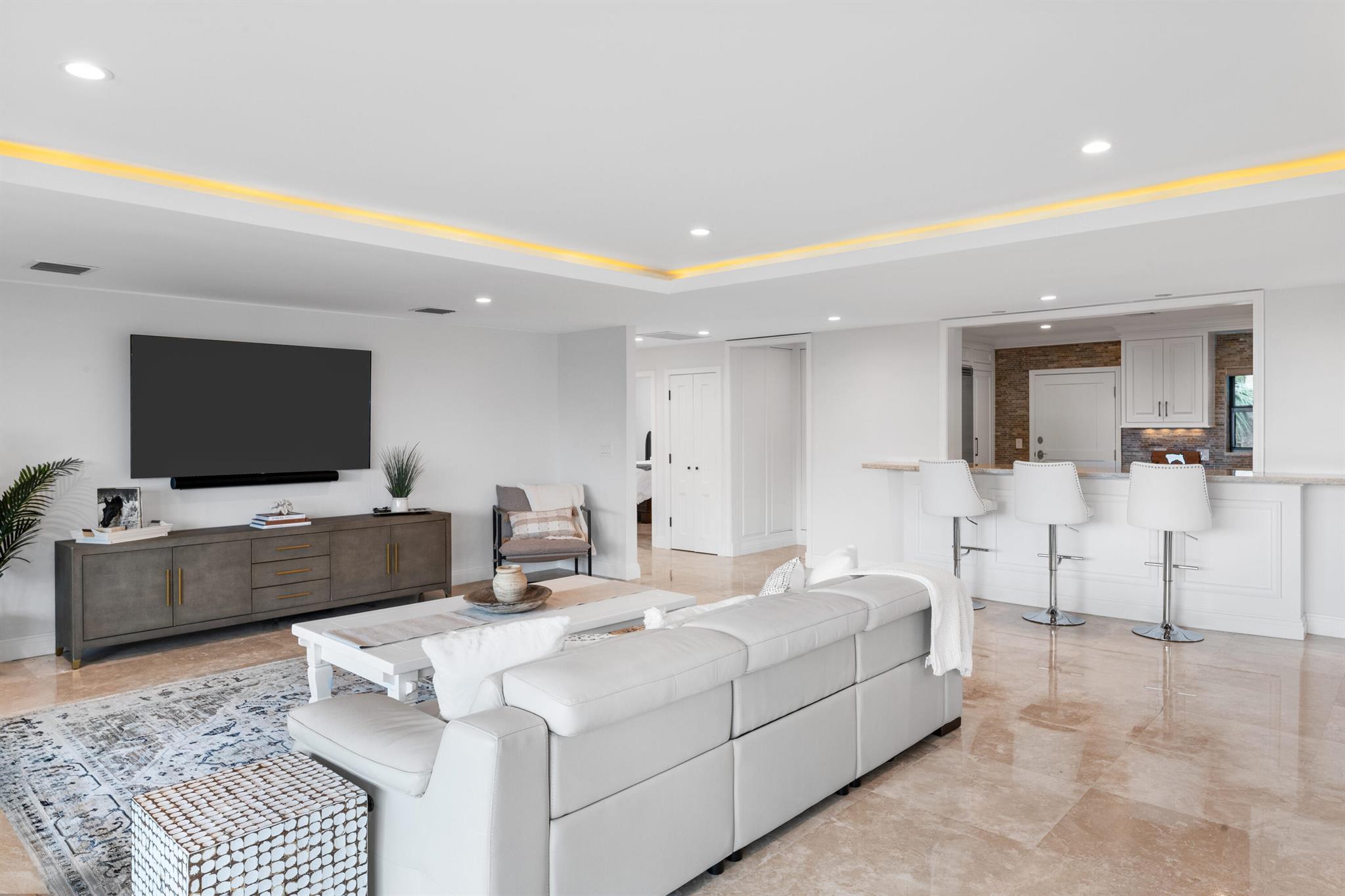 POLO ISLAND CONDO - Residential Lease