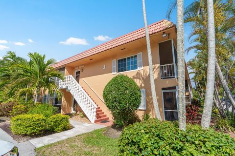 A home in Wilton Manors