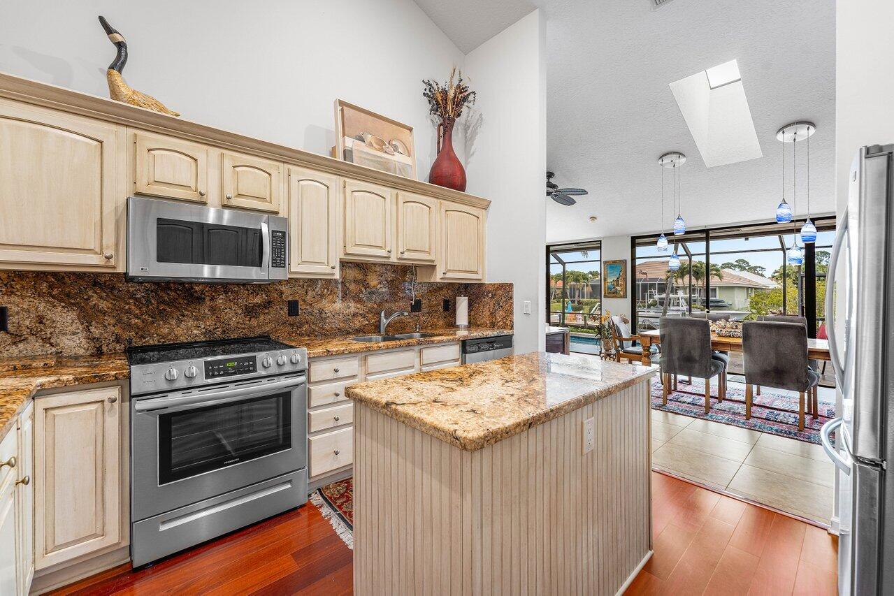 NORTH PASSAGE - Residential