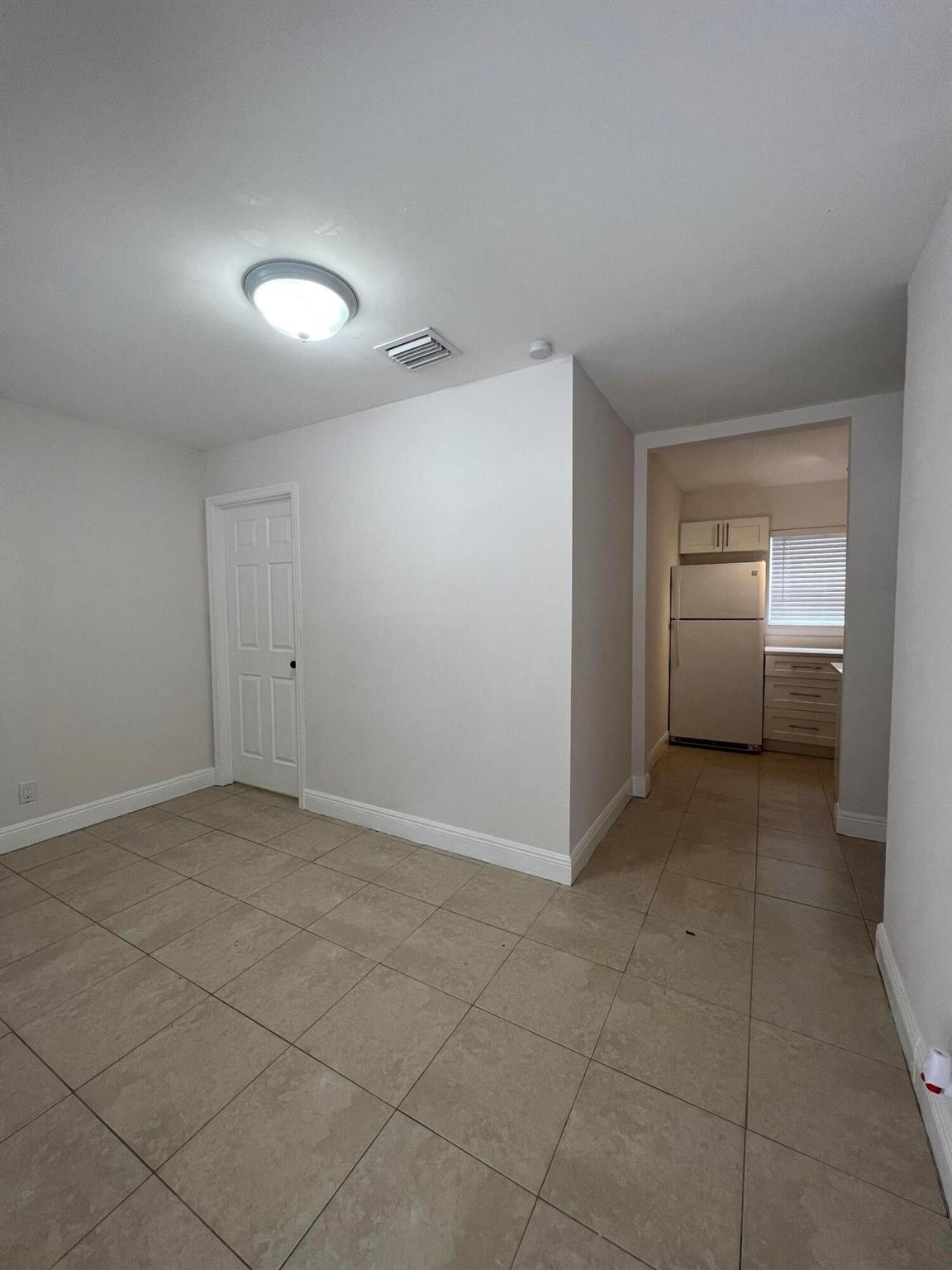 NORTH PALM BCH 3 - Residential Lease