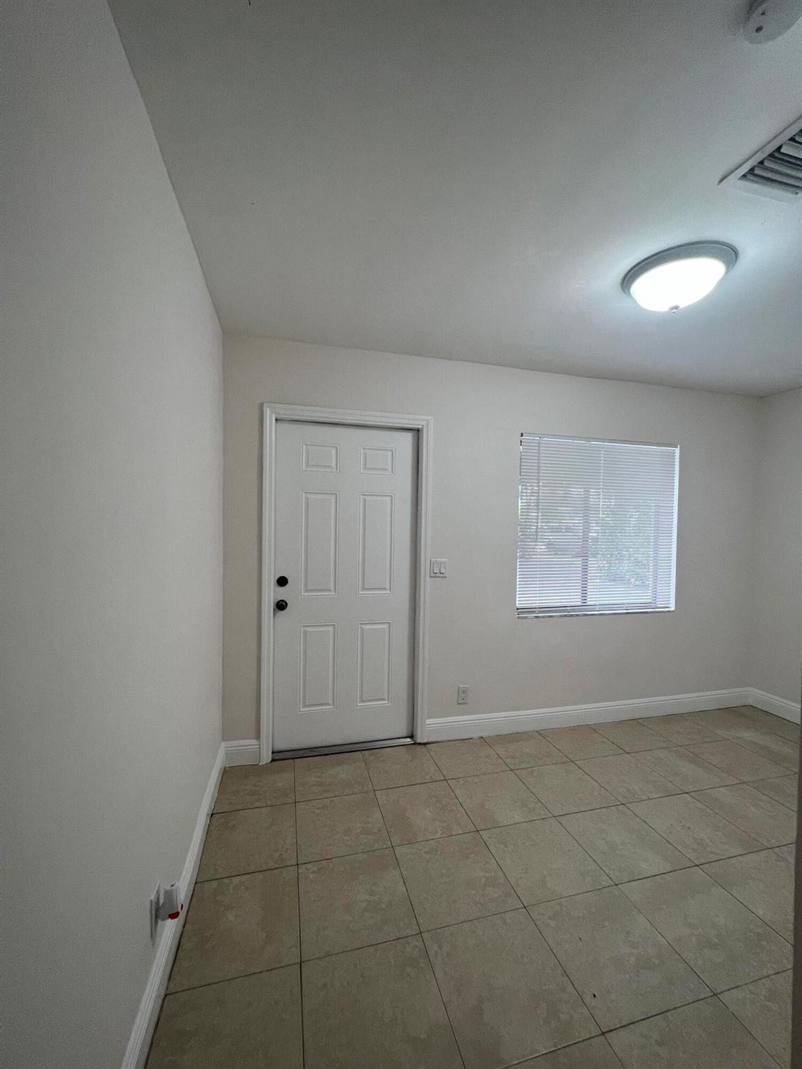 NORTH PALM BCH 3 - Residential Lease