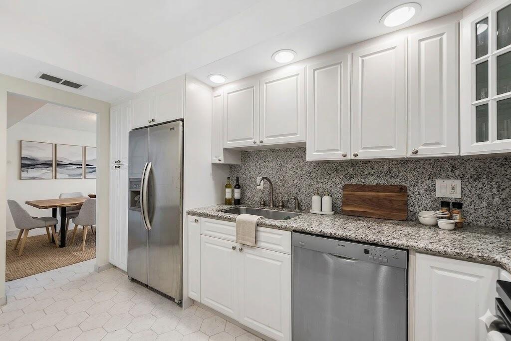 PATRICIAN OF PALM BEACH CONDO - Residential