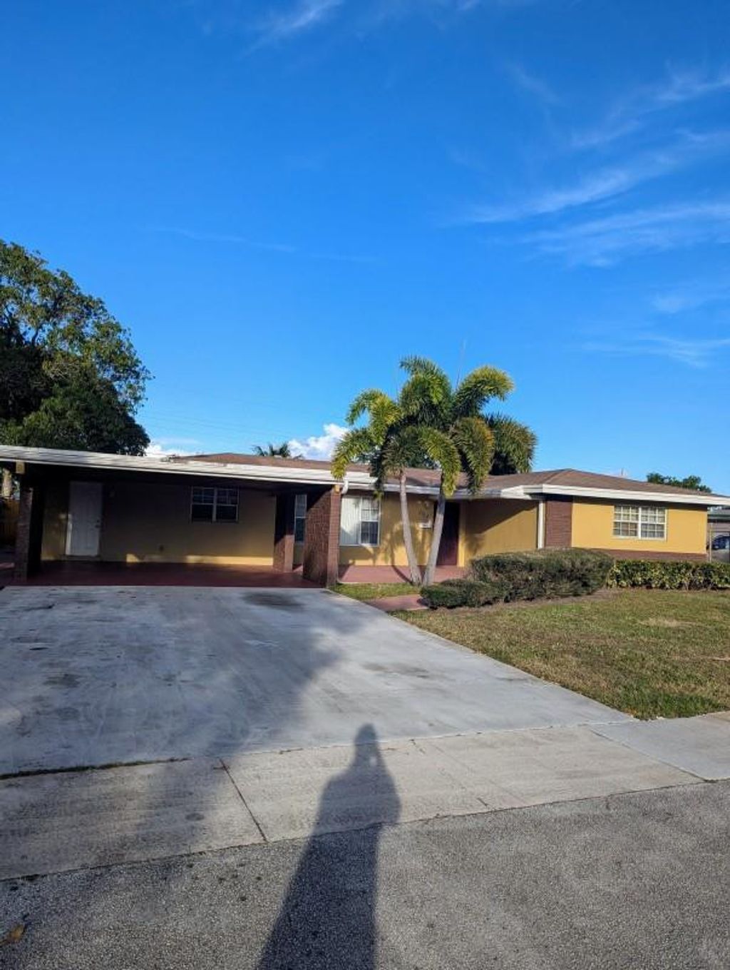 Photo of 664 W Melrose Circle, Fort Lauderdale, FL 33312 (MLS # F10542234)
