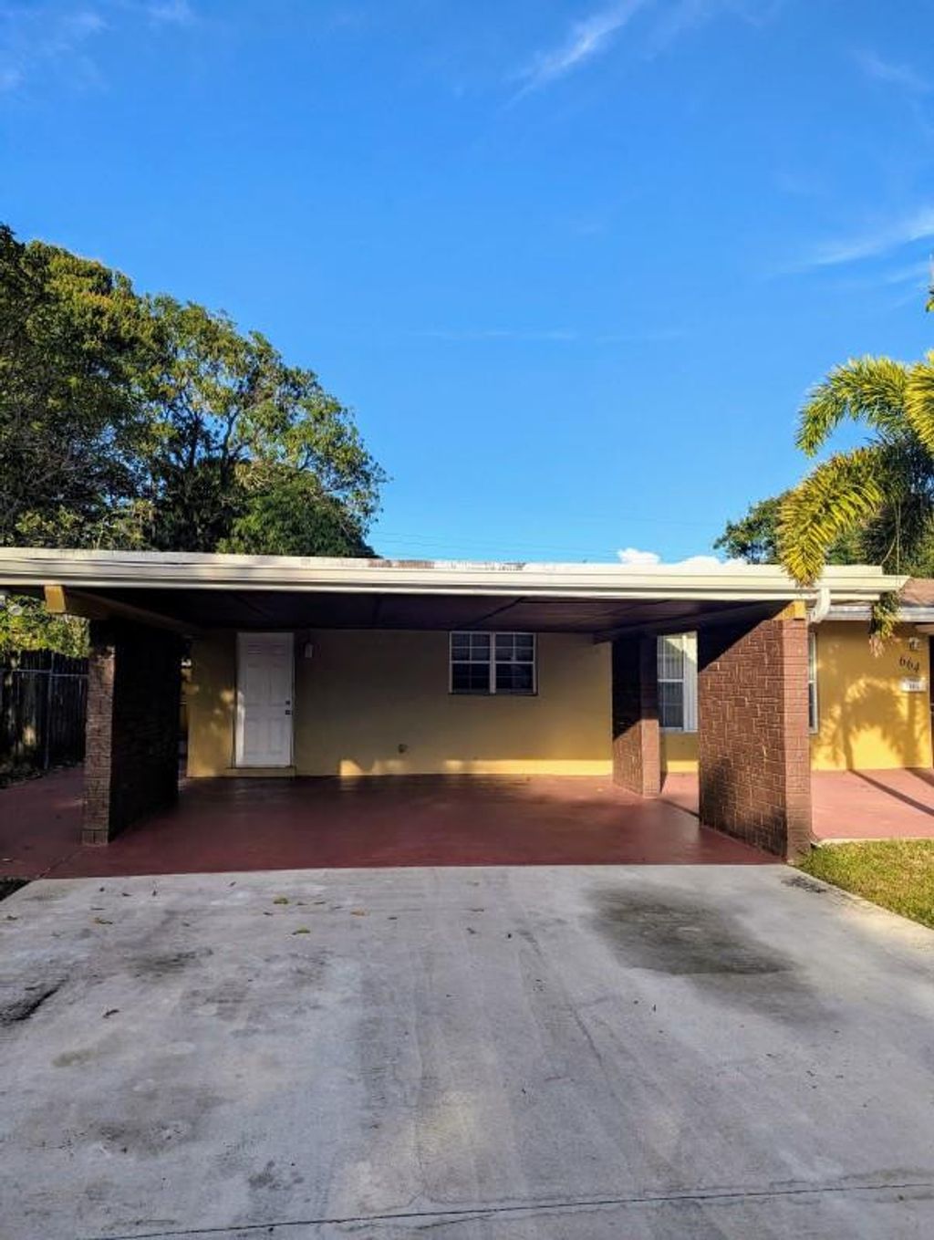 Photo of 664 W Melrose Circle, Fort Lauderdale, FL 33312 (MLS # F10542234)