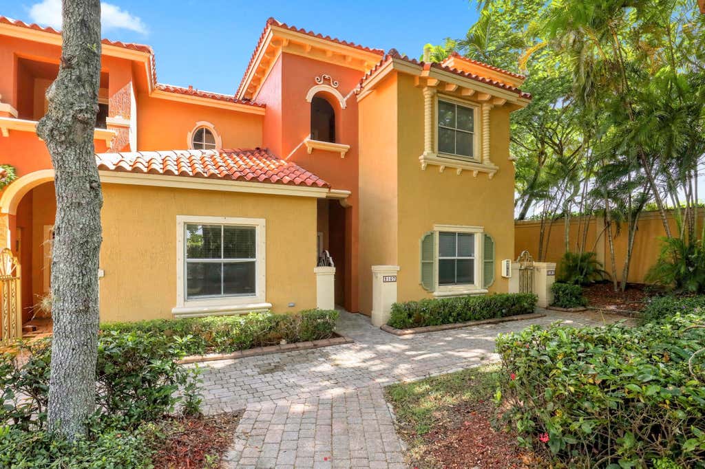 Photo of 2107 Anchor Court, Fort Lauderdale, FL 33312 (MLS # B26063272)