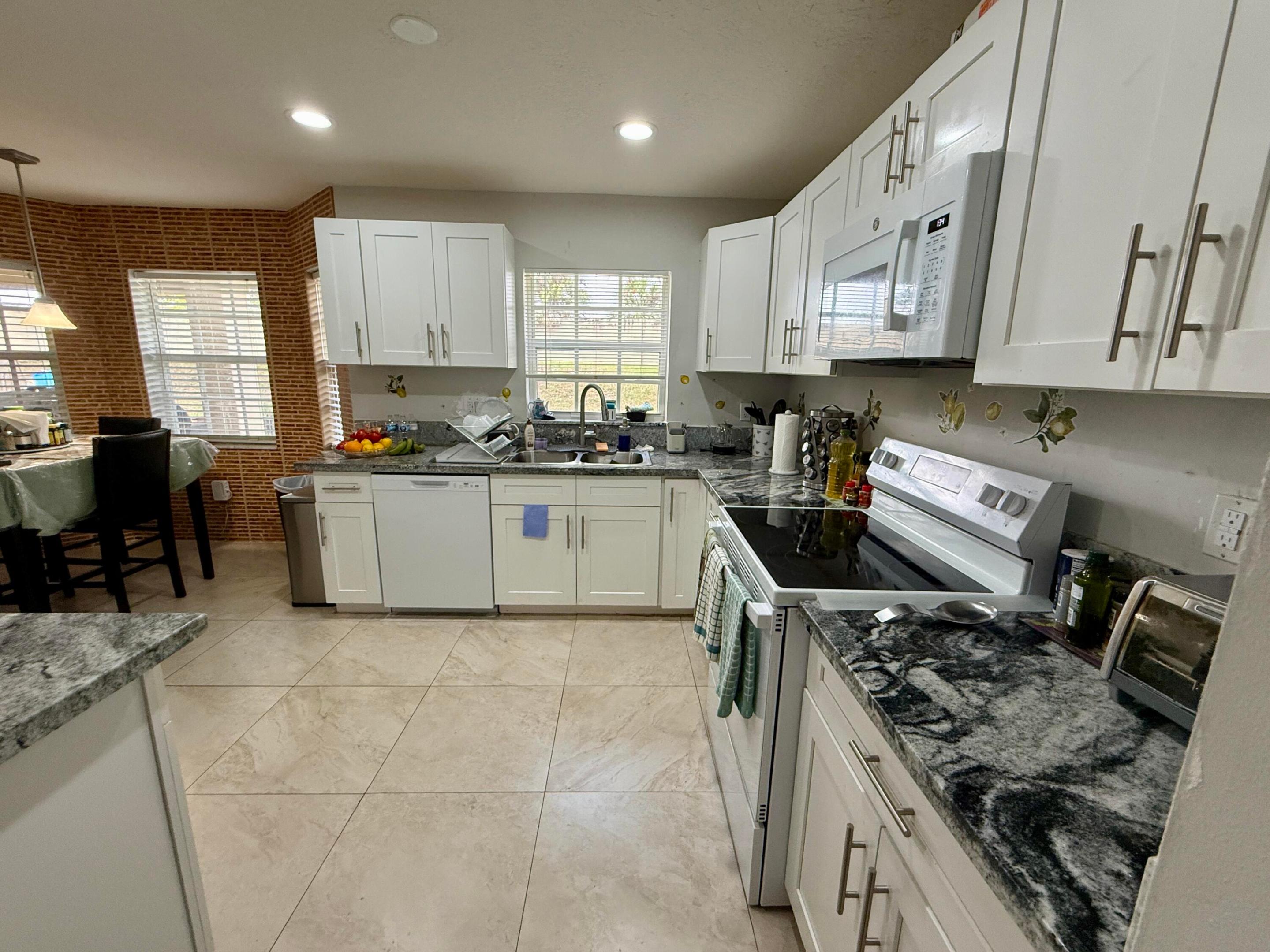 SAWGRASS PRESERVE - Residential