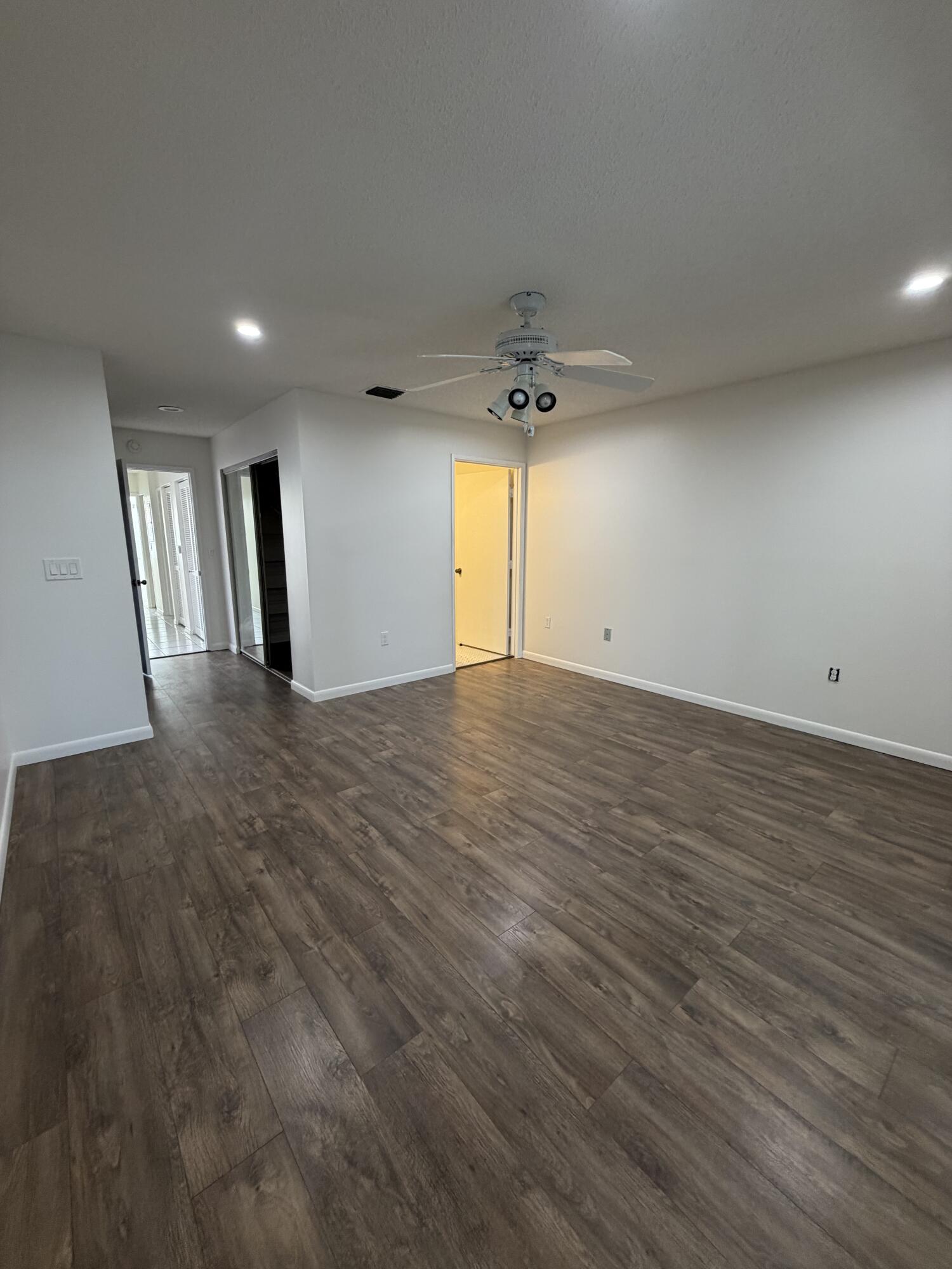 HUNTINGTON POINTE - Residential