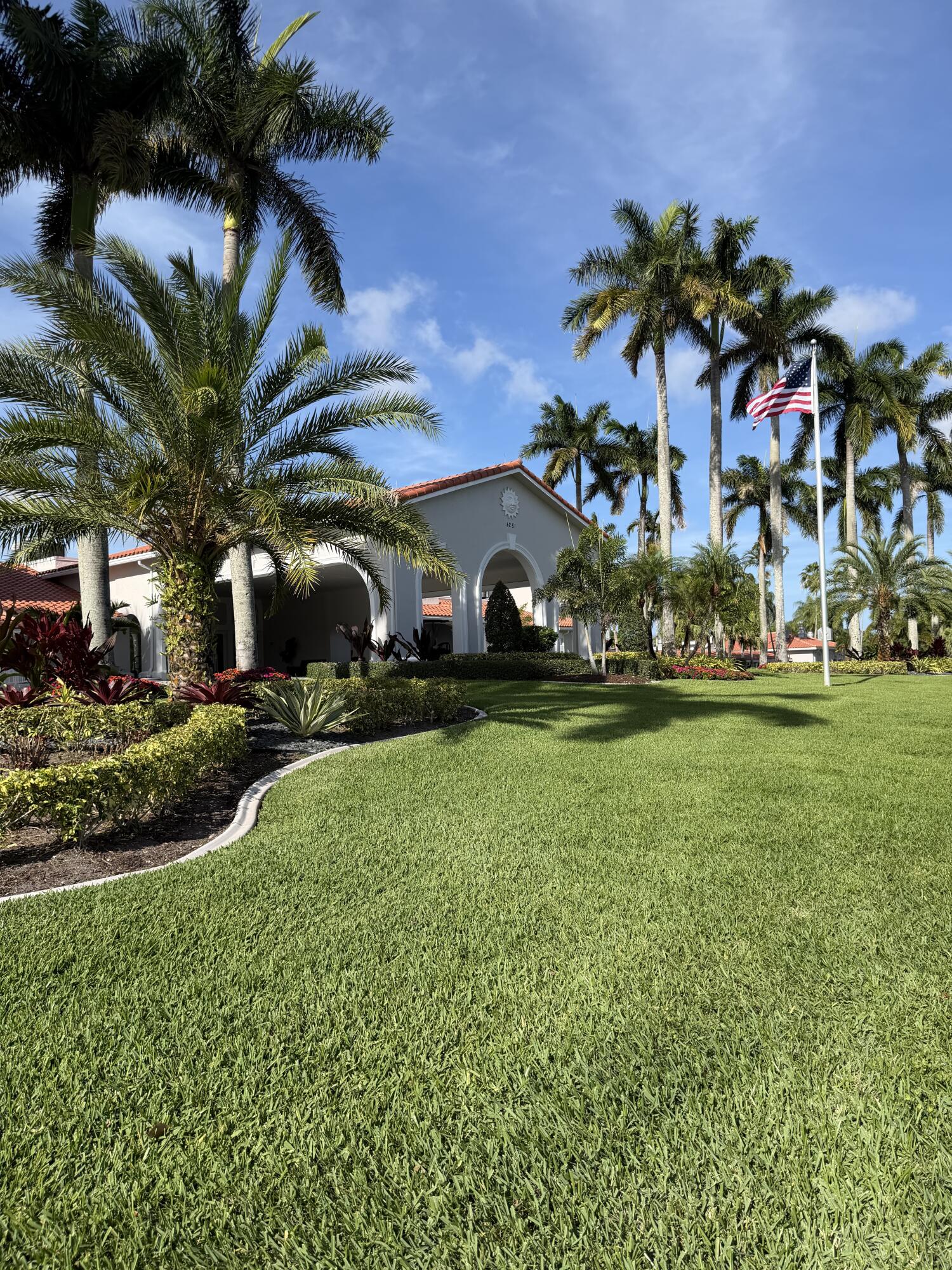 HUNTINGTON POINTE - Residential