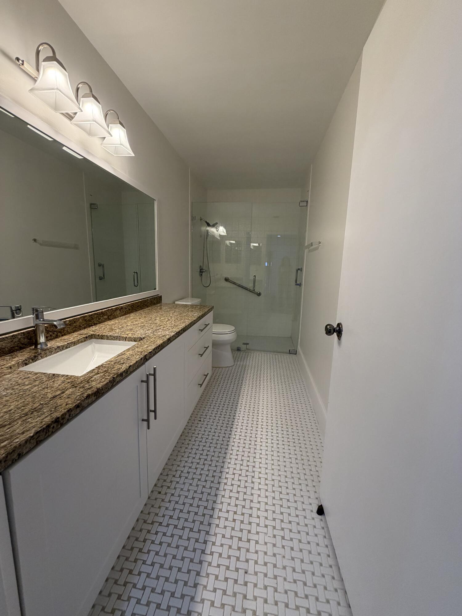 HUNTINGTON POINTE - Residential