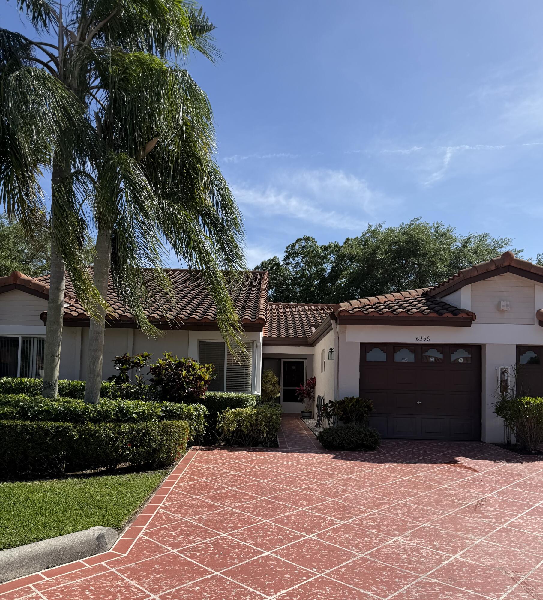 HUNTINGTON POINTE - Residential