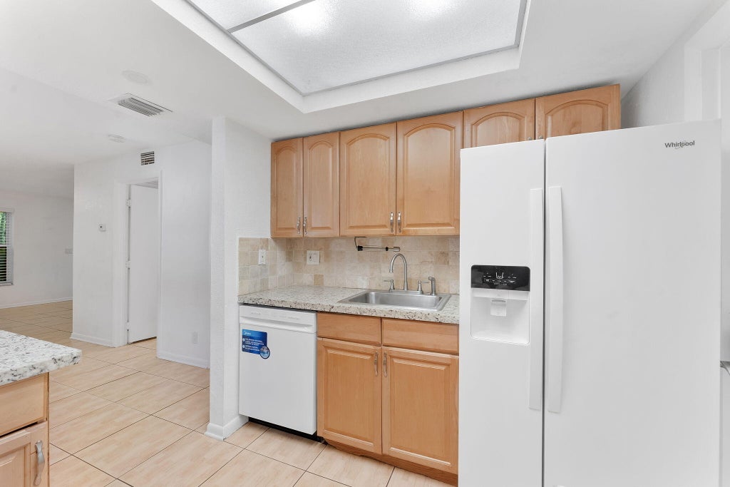 Photo of 1945 NW 4th Avenue #42c, Boca Raton, FL 33432 (MLS # B26065200)