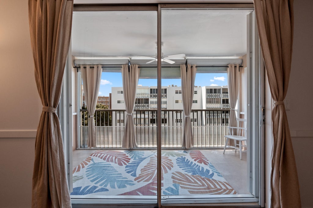 Photo of 620 NE 12TH Avenue #602, Hallandale Beach, FL 33009 (MLS # B26063078)