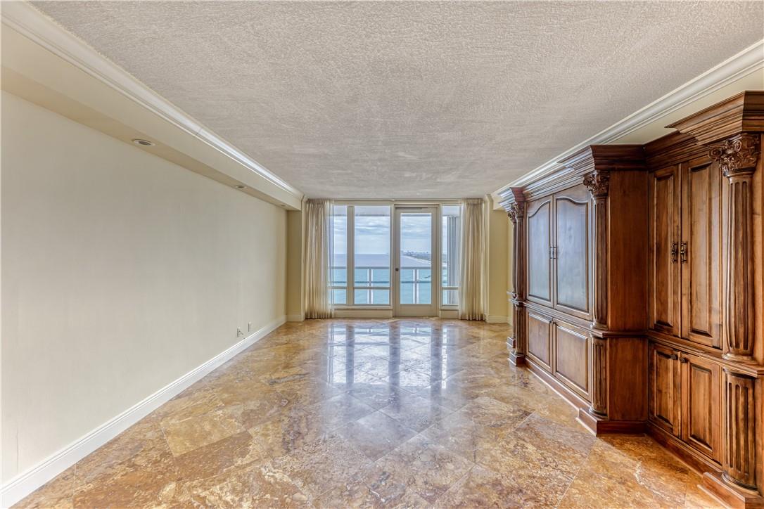 Point of Americas - Residential