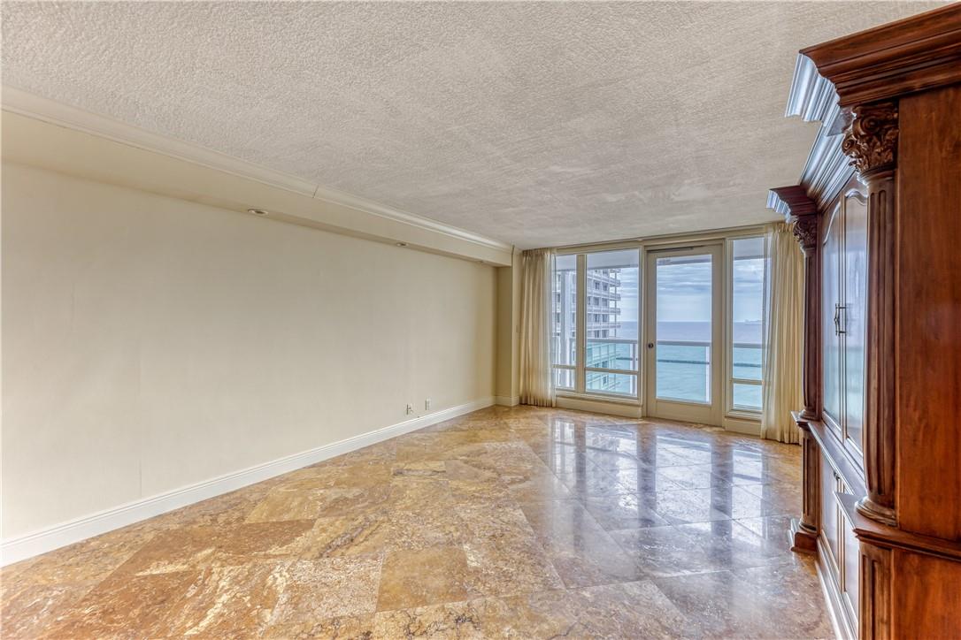 Point of Americas - Residential