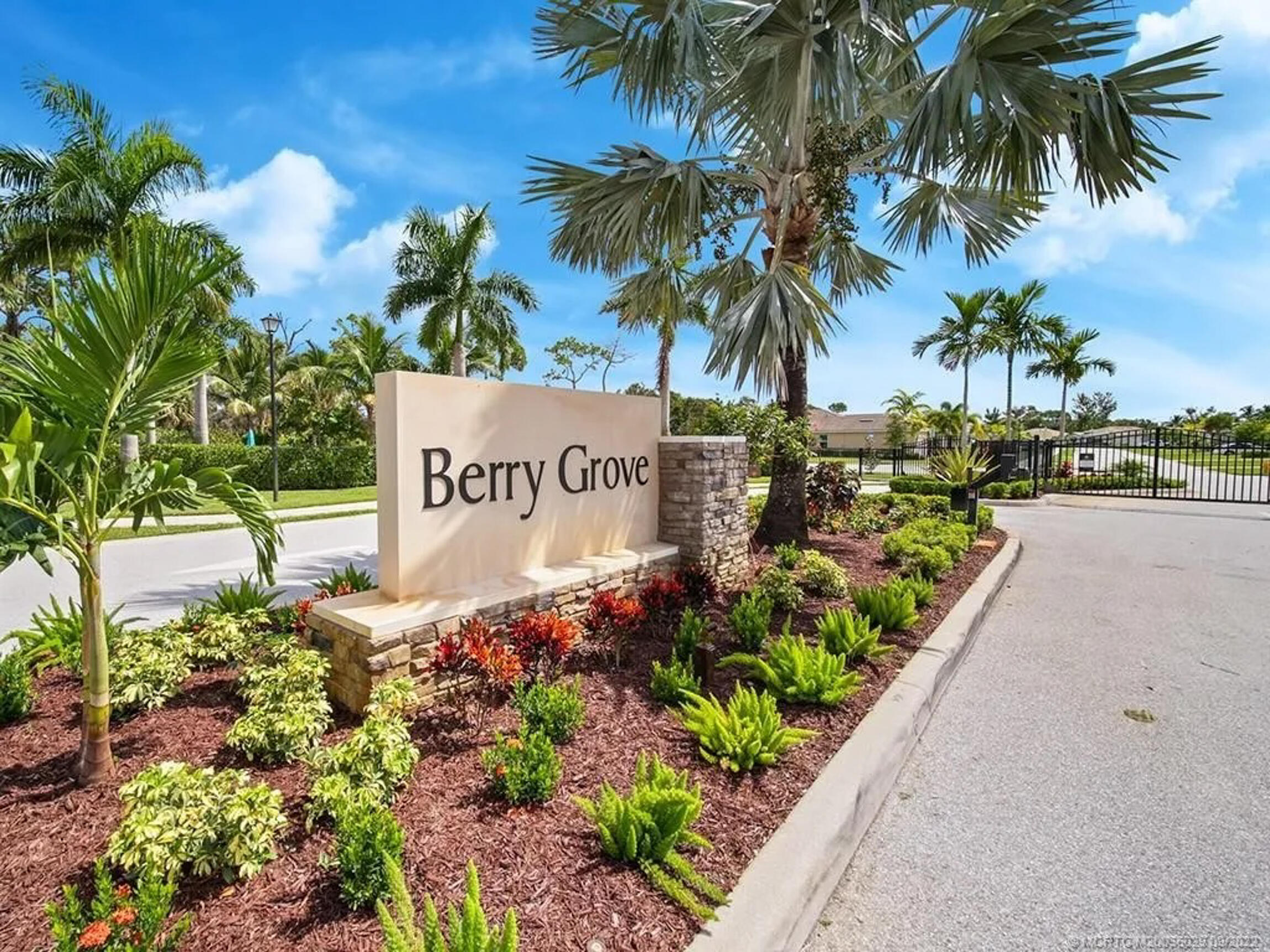 BERRY GROVE - Residential Lease
