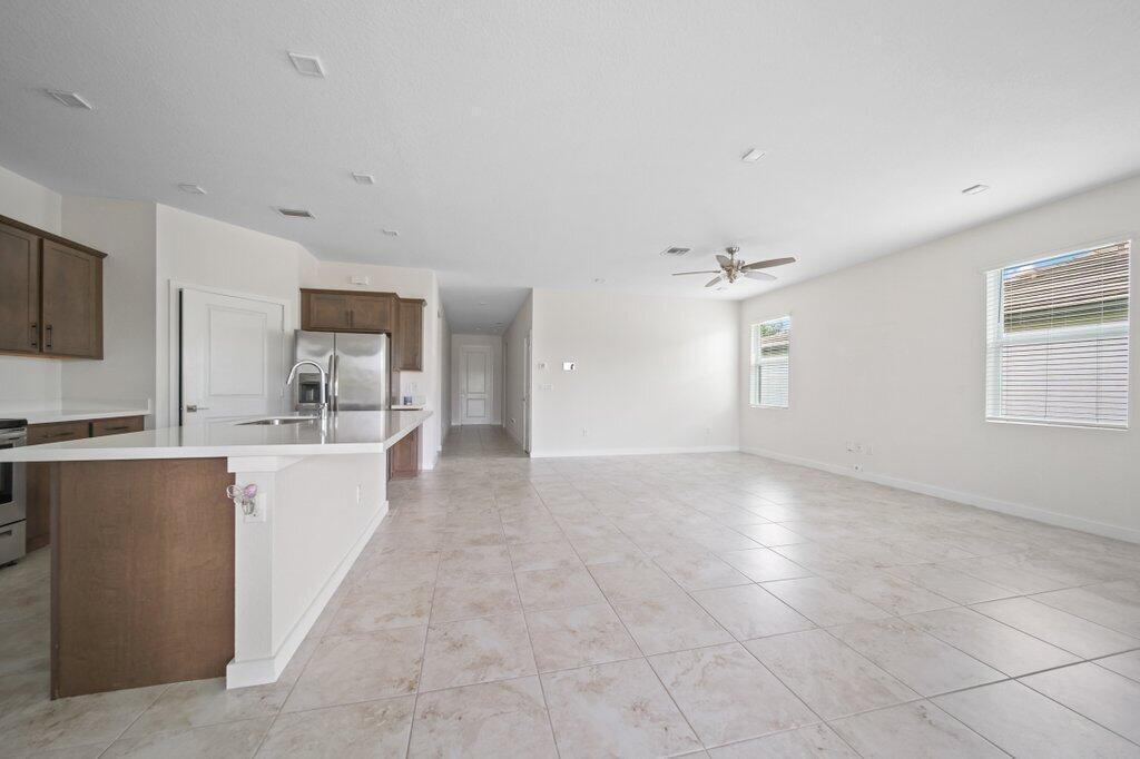 BERRY GROVE - Residential Lease