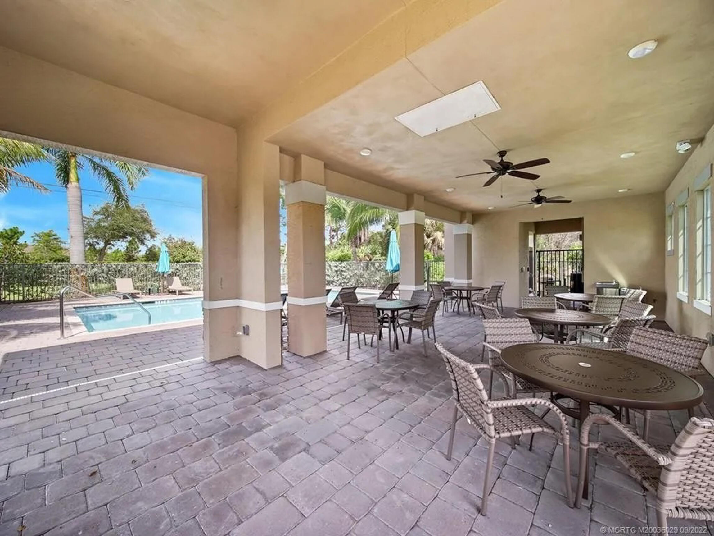 BERRY GROVE - Residential Lease