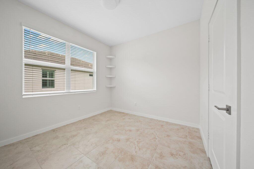 BERRY GROVE - Residential Lease