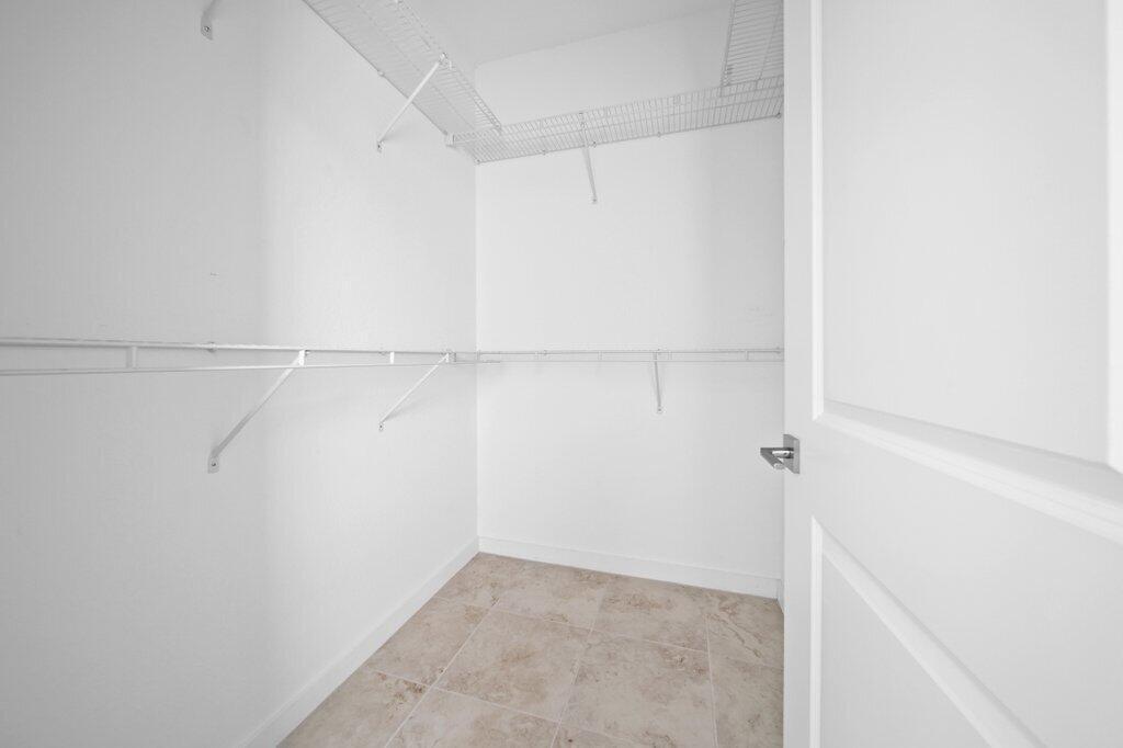 BERRY GROVE - Residential Lease