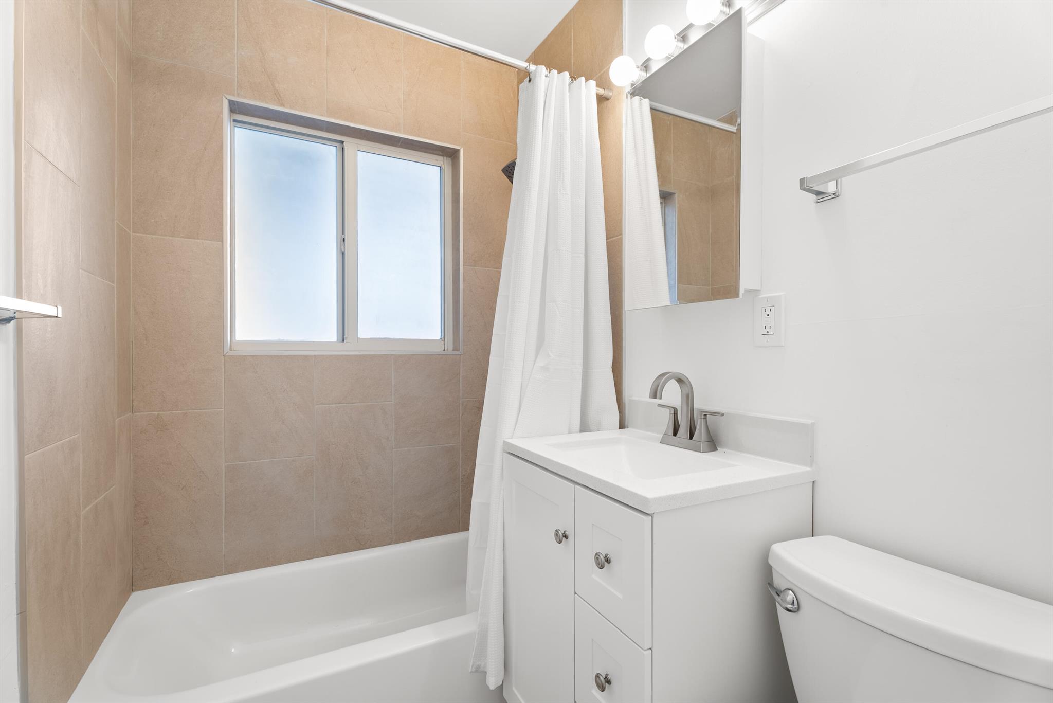 NORTH PALM BCH 3 - Residential Lease