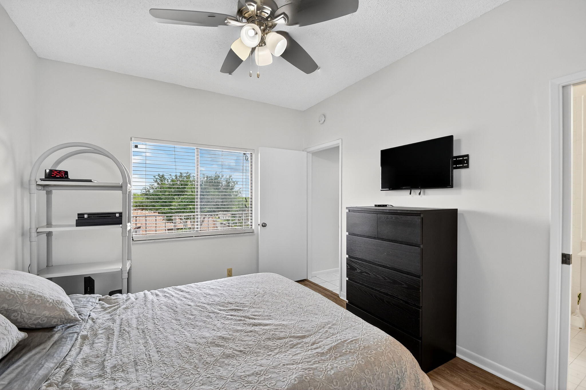 HUNTINGTON POINTE - Residential