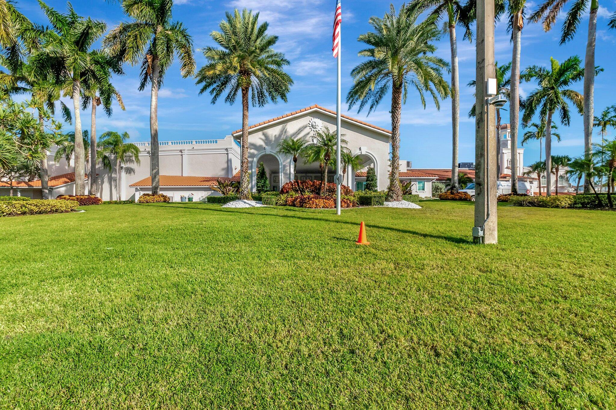 HUNTINGTON POINTE - Residential