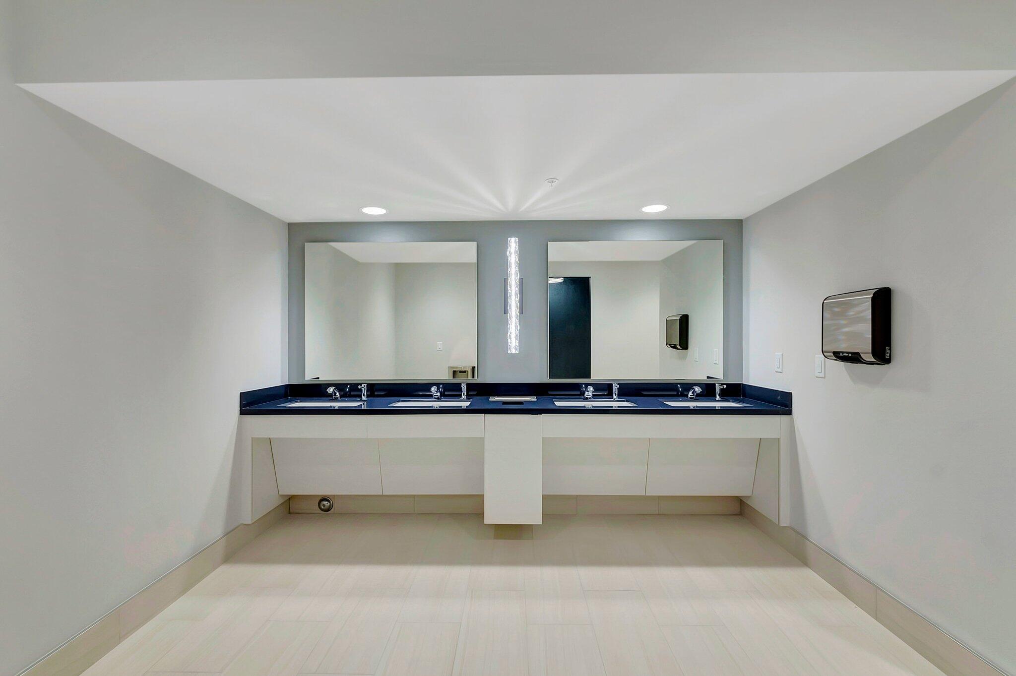 HUNTINGTON POINTE - Residential