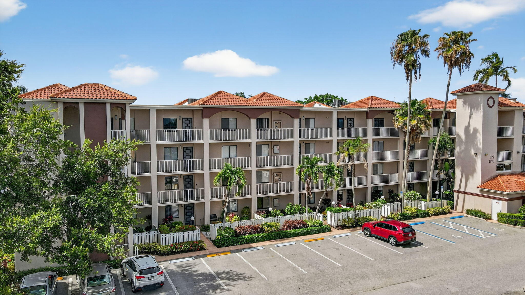 HUNTINGTON POINTE - Residential