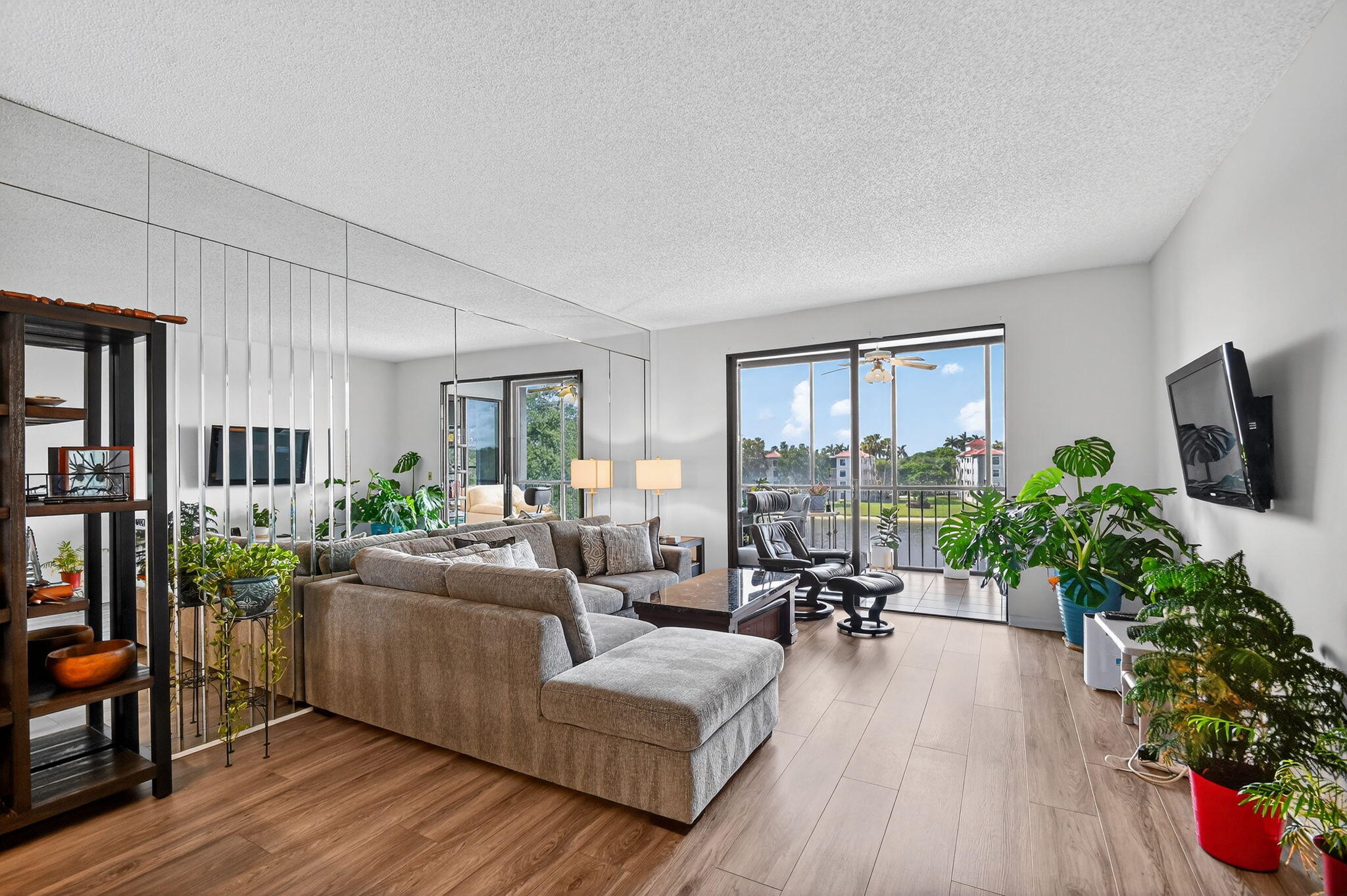 HUNTINGTON POINTE - Residential