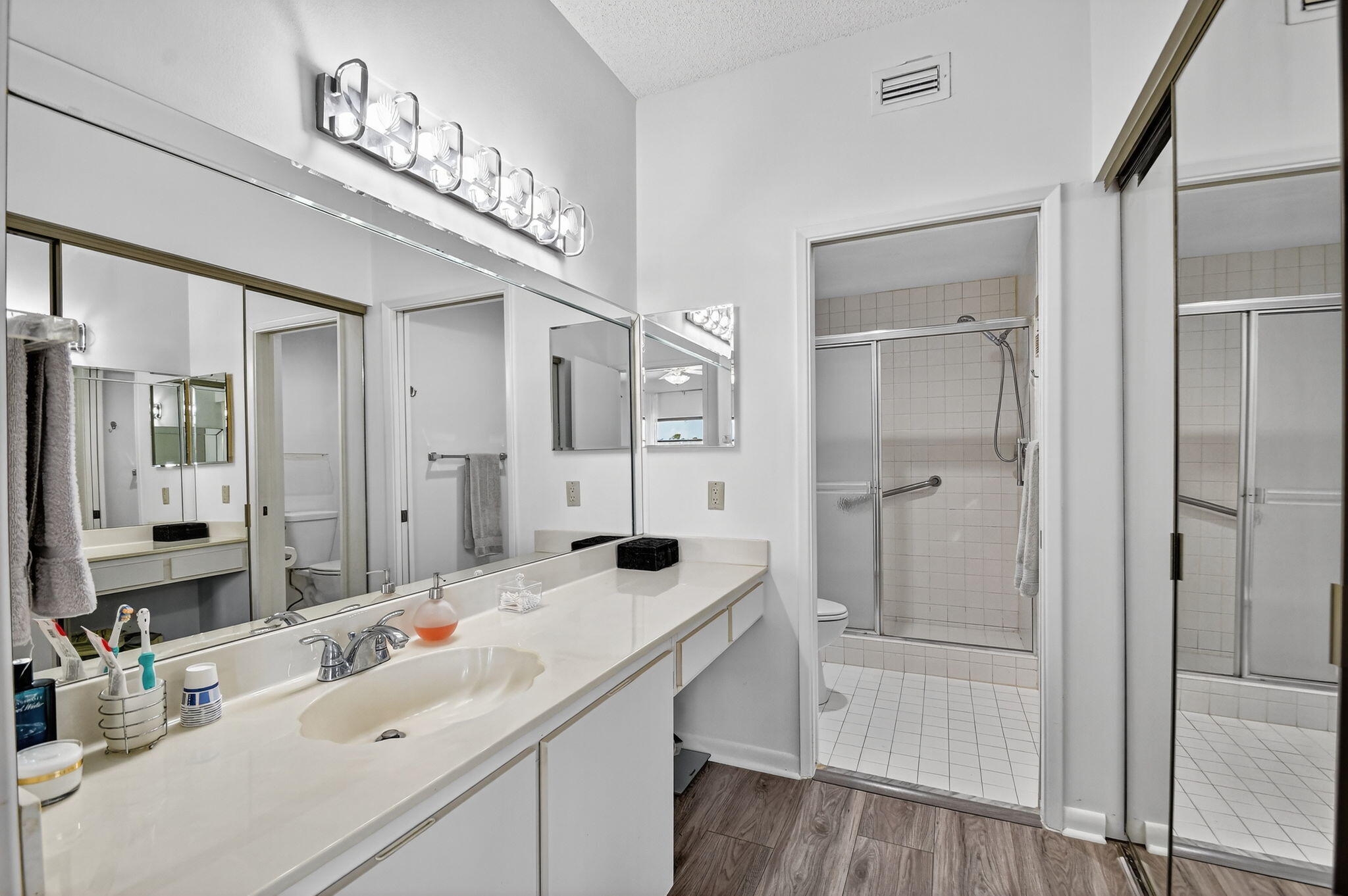 HUNTINGTON POINTE - Residential