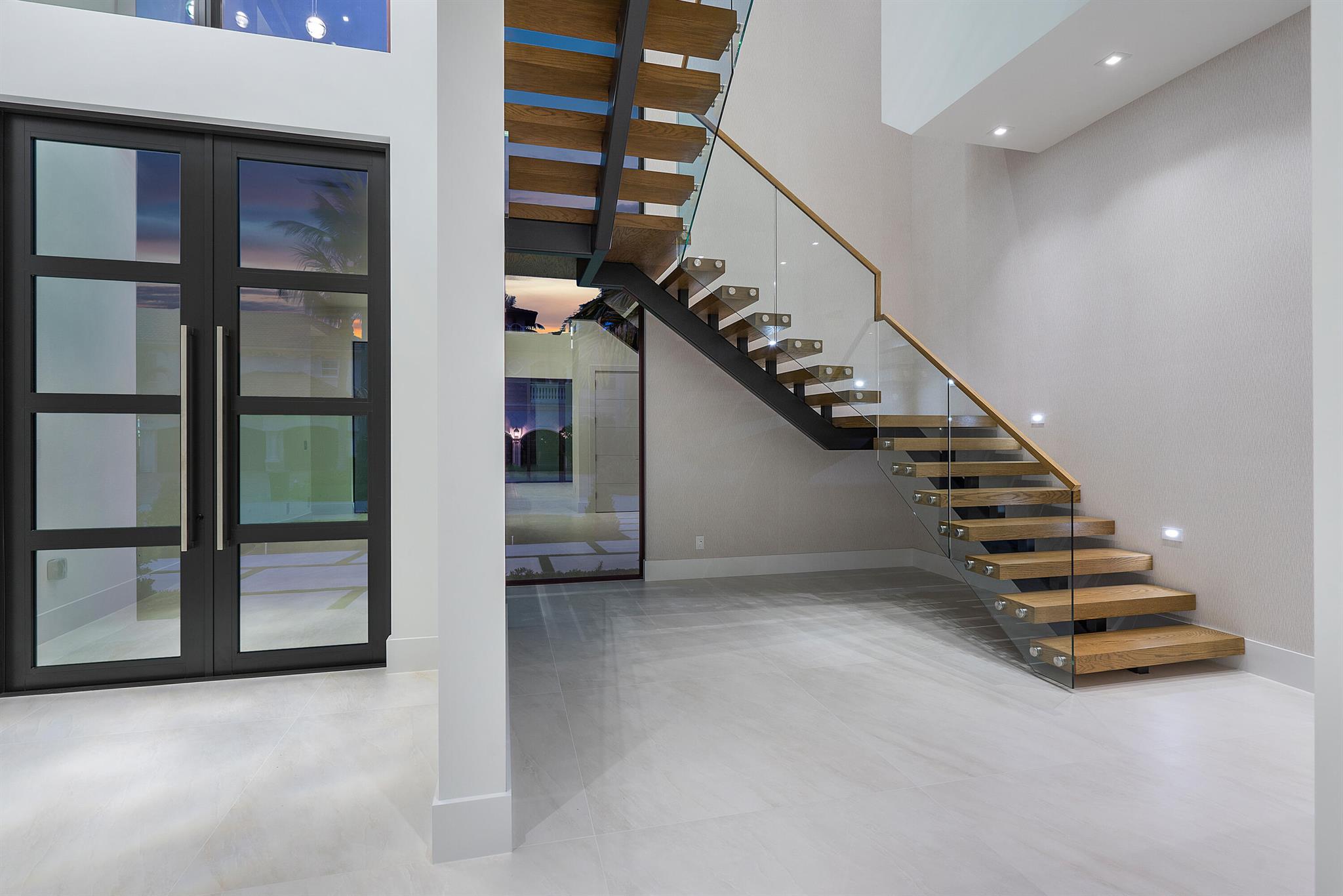 VENETIAN ISLES / LIGHTHOU - Residential