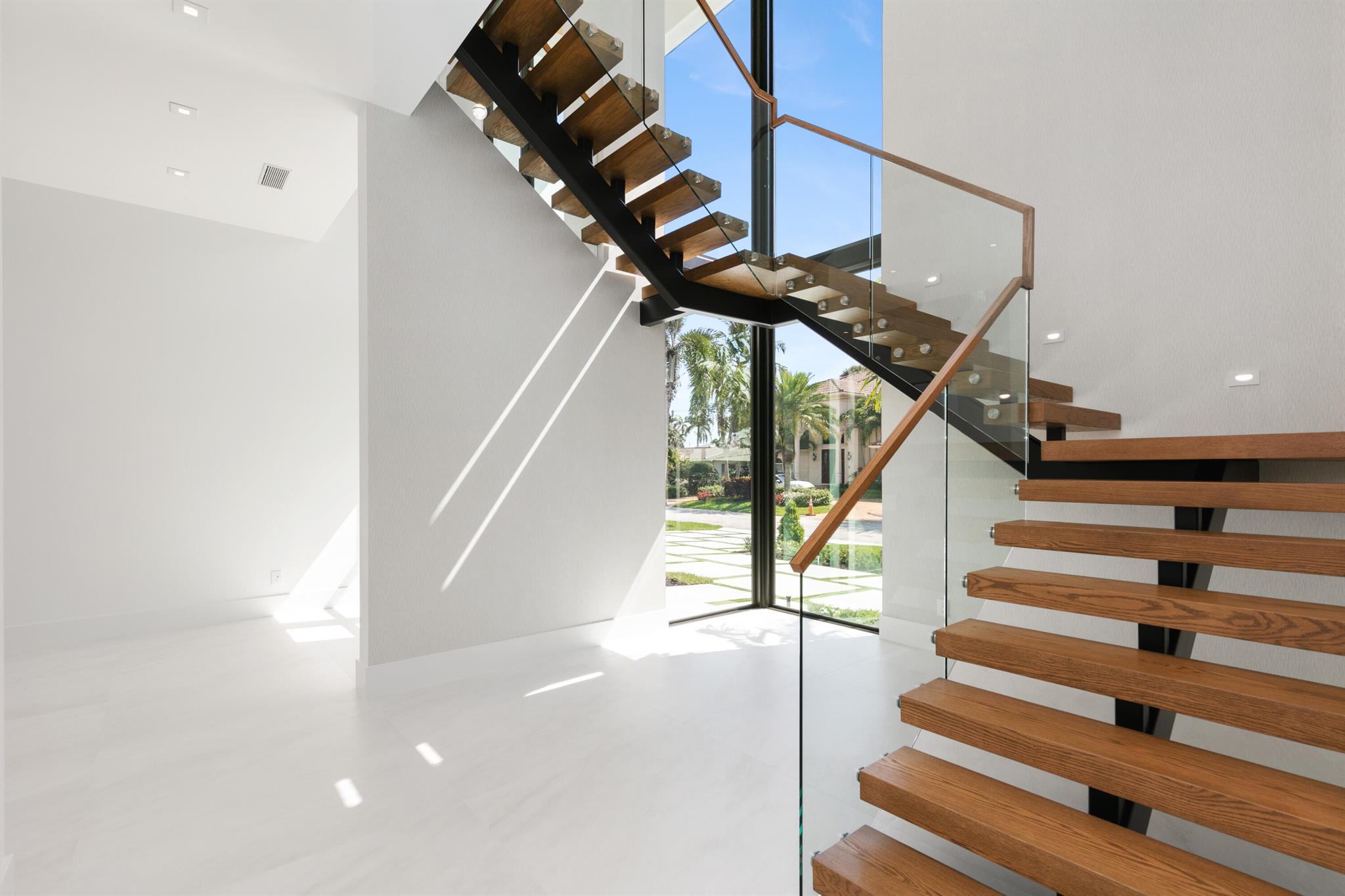 VENETIAN ISLES / LIGHTHOU - Residential