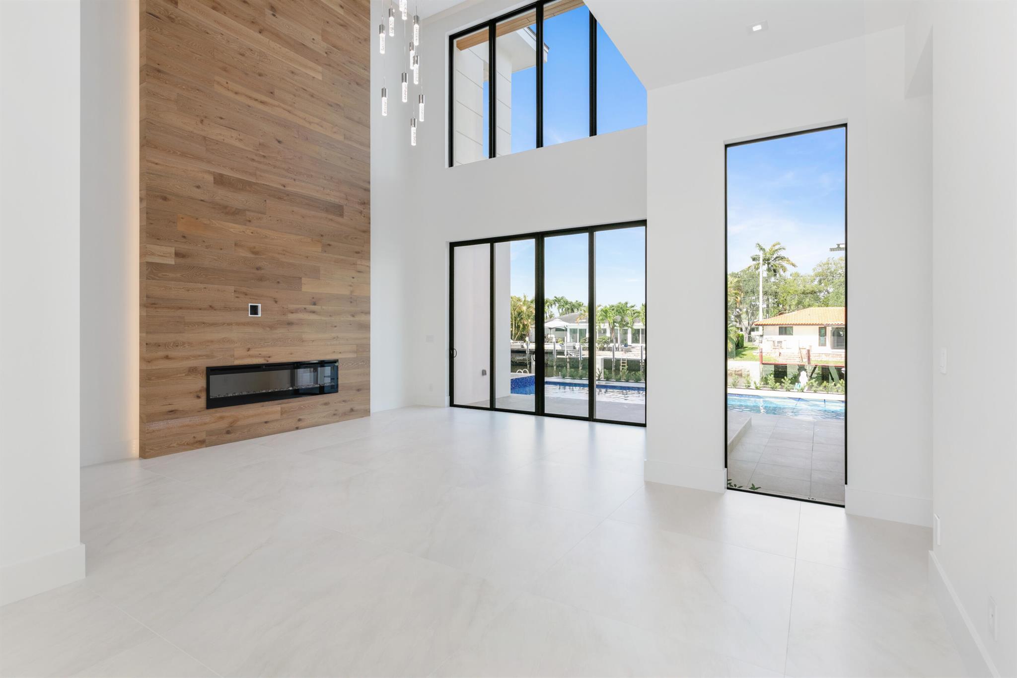 VENETIAN ISLES / LIGHTHOU - Residential