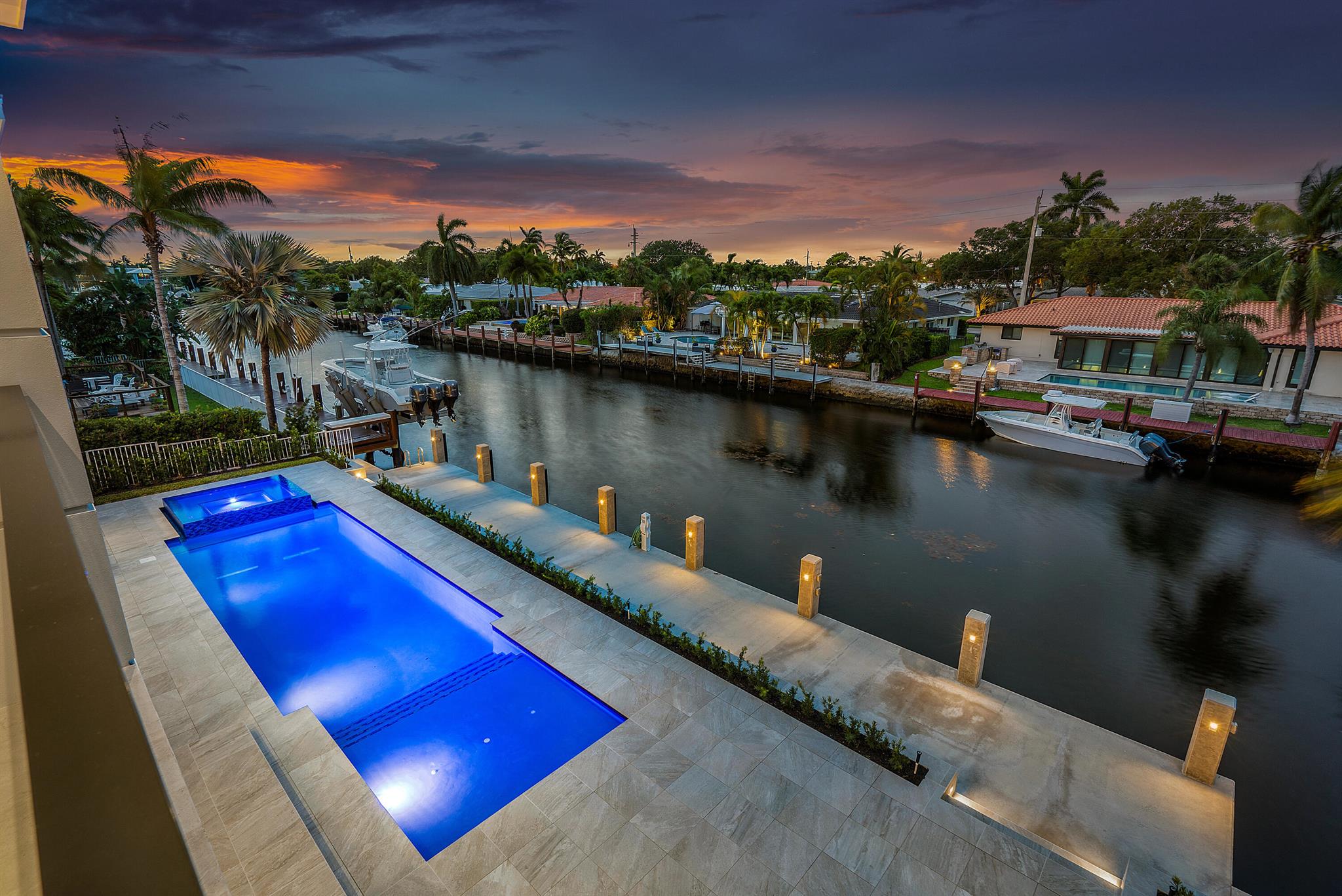 VENETIAN ISLES / LIGHTHOU - Residential