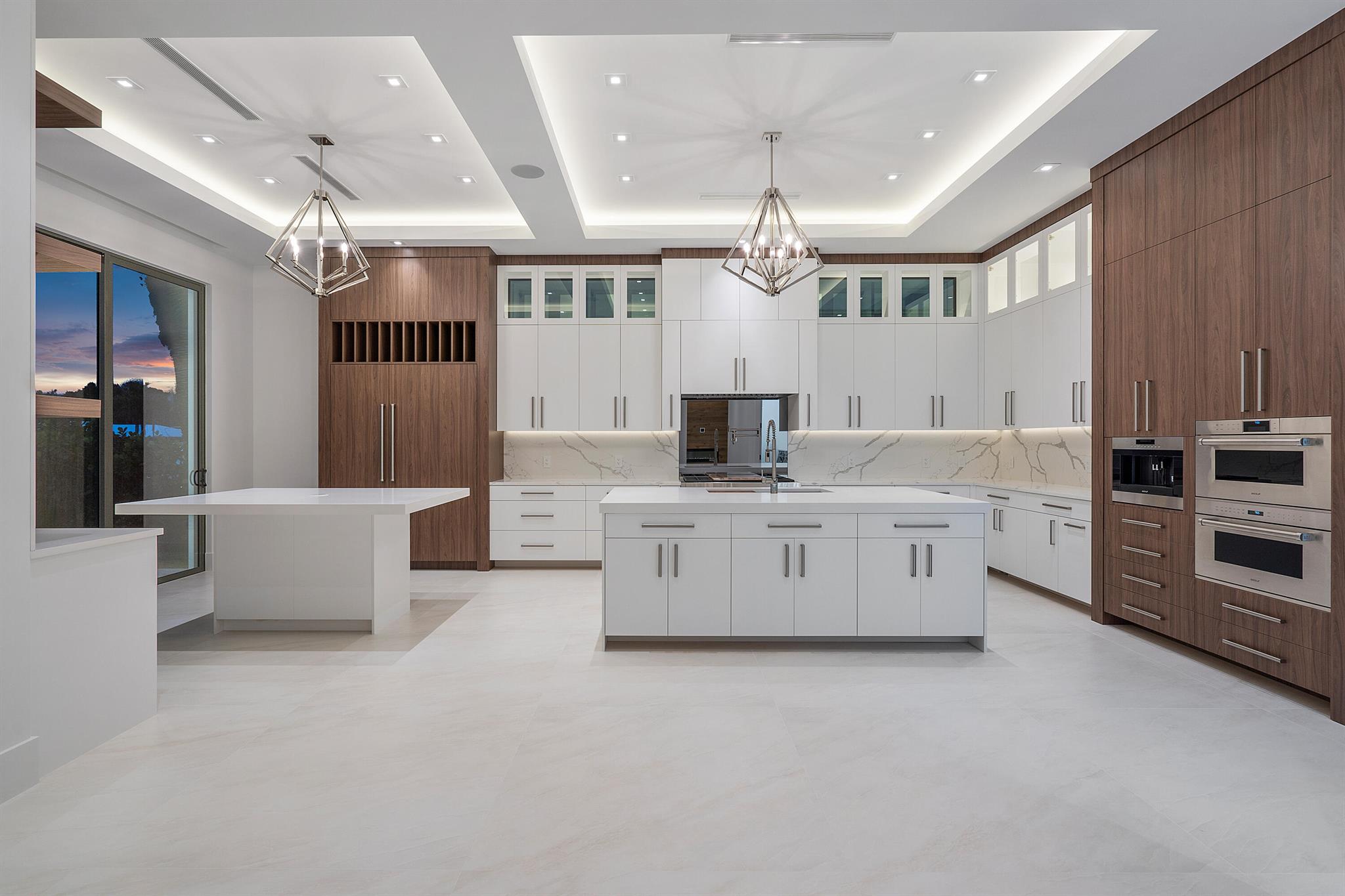 VENETIAN ISLES / LIGHTHOU - Residential