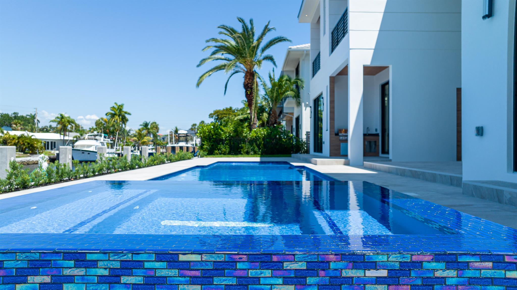 VENETIAN ISLES / LIGHTHOU - Residential