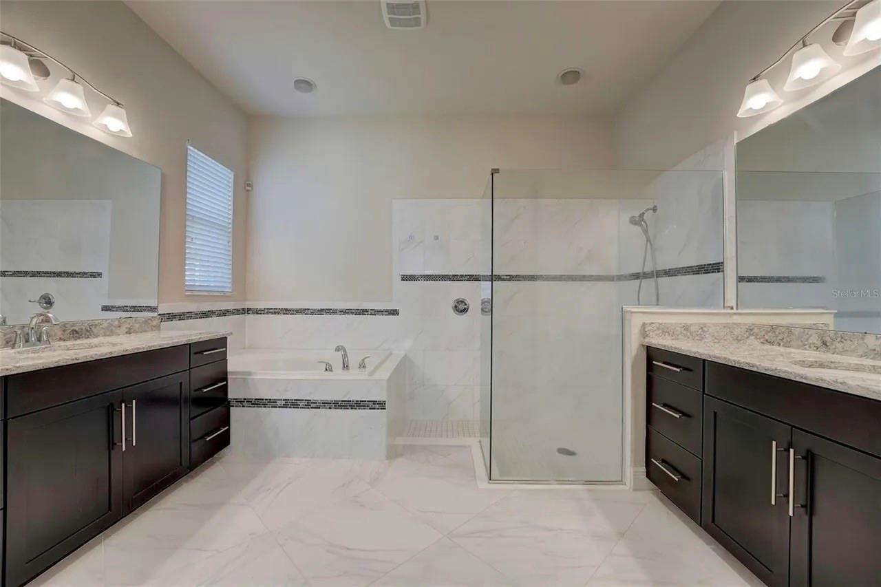 LUCAYA LAKE CLUB PHASE 1A - Residential